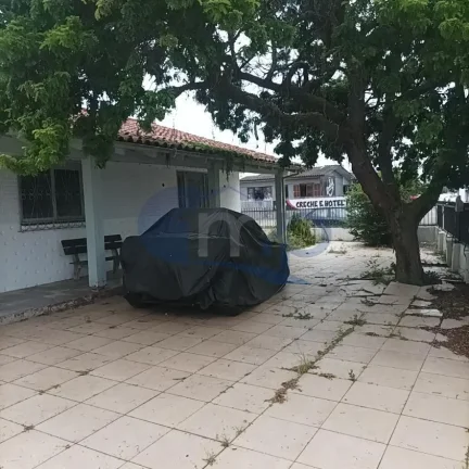 Imagem Casa a venda com 3 dormitorios no centro de Torres/RS