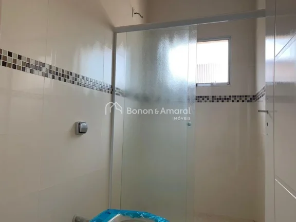 Imagem Esta casa moderna no Condomínio Mirante do Lenheiro combina arquitetura imponente, ambientes bem di...