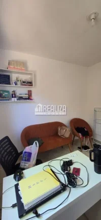 Imagem Casa com Espaço Gourmet e Hidro no Condomínio Portal Beija-flor, bairro Morada Du Park - Uberaba