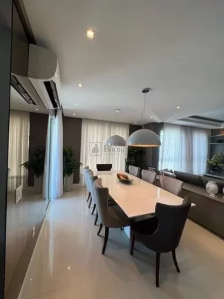 Imagem Apartamento com 4 dormitórios à venda no Centro de Balneário Camboriú/SC