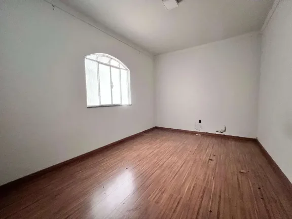 Imagem Casa à venda em Barbacena, Santa Efigênia, com 3 quartos, 401m2