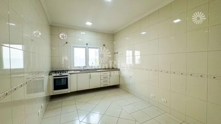 Imagem Casa para alugar com 4 quartos e 6 vagas - 400m² - R$14.493,00 - Alphaville Plus - Barueri