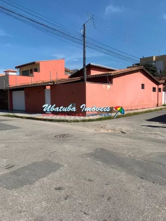 Imagem casa bem localizada com 03 dormitórios no centro