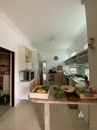 Imagem Melville Belíssima Casa de Esquina de 462m² com 4 Suítes e 6 Vagas de Garagem