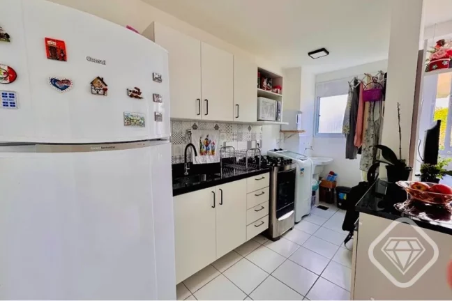 Imagem Apartamento de 2 dormitórios no 3º andar, pronto para morar

Um imóvel compacto e muito bem resol...