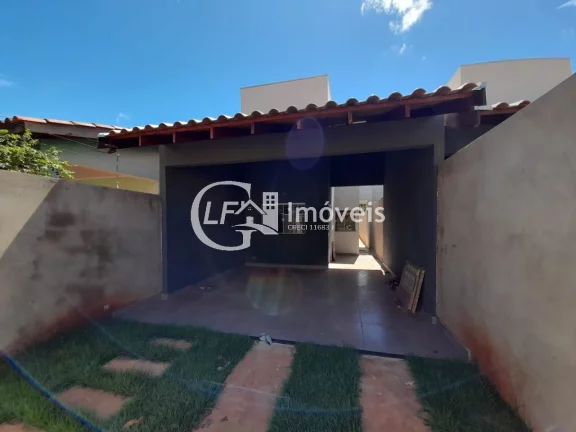 Imagem Linda casa à venda com acabamento impecável e localização privilegiada.