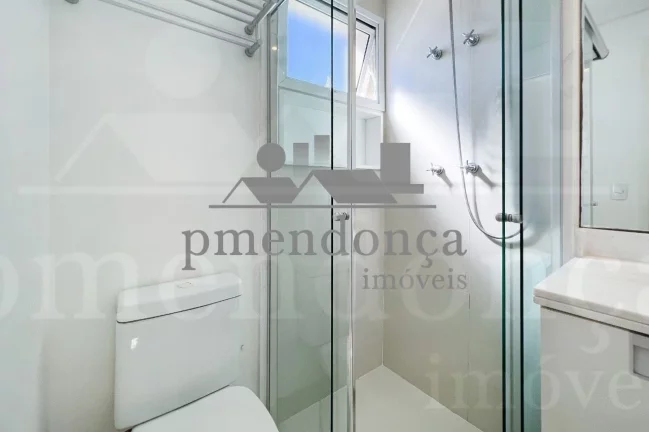 Imagem Apartamento mobiliado em Perdizes com 86,60m², 2 suÍtes e 3 vagas demarcadas.