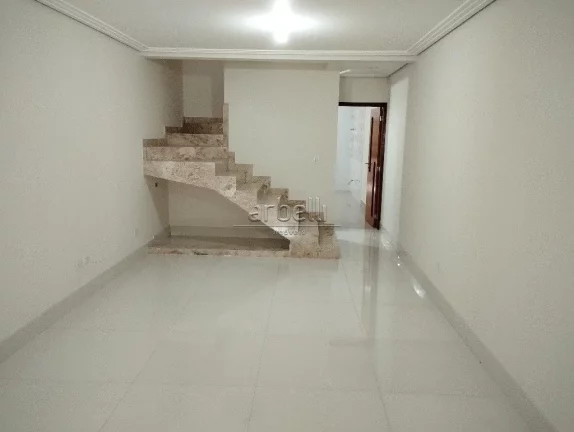 Imagem Sobrado com 170 metros quadrados, 3 dormitórios sendo os três suítes, sendo uma com varanda, ampl...