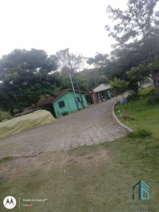 Imagem Chácara poucos metros da BR 116, 04 tanques de peixes, 03 casas, nascentes, Areia Branca dos Assis - Mandirituba PR