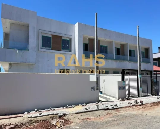 Ótimo sobrado geminado de meio em fase final de acabamentos, localizado no bairro Aventureiro em Jo...