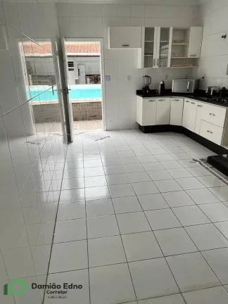 Imagem Casa com 4 Quartos VILA TUPY e 3 WC AT500,AC 362 m² ACEITA PERMULTA.