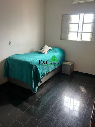 Imagem Casa para Venda em Limeira, Vila Rosana, 3 dormitórios, 2 suítes, 1 banheiro, 2 vagas