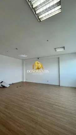 Imagem Invista no seu negócio com esta sala comercial de 39m²! Localizada no edifício mais cobiçado do ...