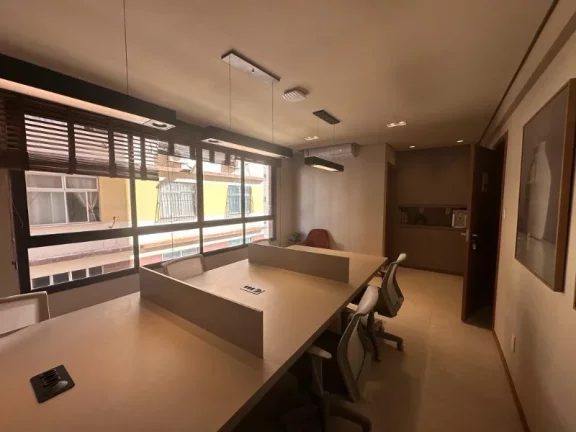 Imagem A 5ª Avenida Imóveis selecionou esta oportunidade de STUDIO c/ varanda integrada, totalmente mobiliada e decorada no BARRA PREMIUM: por R$500.000,00