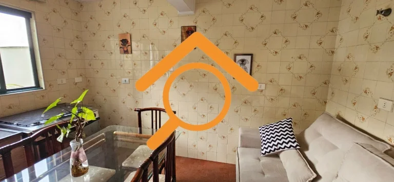 Imagem Casa Comercial para Locação em Interlagos, São Paulo - 2 Quartos, 1 Sala, 2 Banheiros, 4 Vagas de Garagem - 175m²