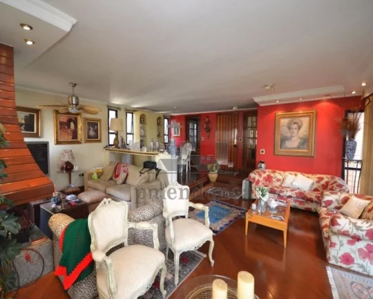 Imagem Excelente apartamento, living para 3 ambientes, com lareira, piso em tabuas largas, ampla varanda, 3...