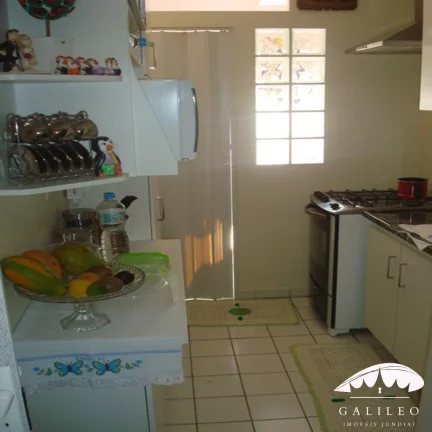 Imagem VENDA | APARTAMENTO NO RESIDENCIAL NOVE DE JULHO - Com 2 dormitórios, com varanda, armários planejados no quarto, banheiro, cozinha e 01 vaga coberta.