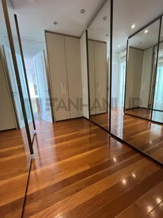 Imagem Venha conhecer e se encantar com este magnífico apartamento localizado na Ed. Lindenberg Melo Alves. Com uma ampla área de 3
