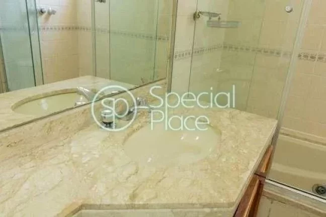 Imagem Moema Pássaros - Ótima localização Apartamento com bastante luz natural, dormitórios e cozinha ...