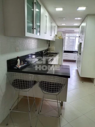 Imagem Apartamento à venda em andar alto, um por andar, com 2 quartos, sendo 1 suíte com closet e o segun...