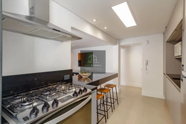 Imagem Apartamento Impecável no Itaim Bibi - 3 Dorms, 1 Suíte, 105m². Viva o Melhor de SP!