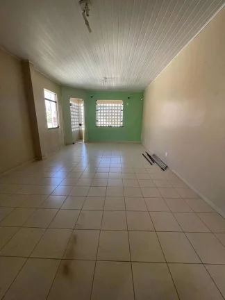 Imagem Casa de Andar à Venda no Bairro Atalaia: Espaçosa, Bem Localizada e Confortável!