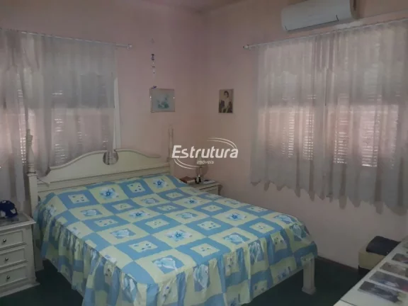 Imagem Casa 3 dormitórios à venda Centro Santa Maria/RS