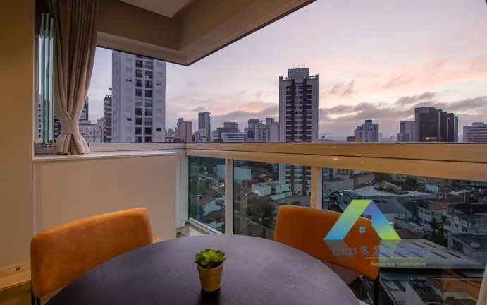 Imagem Apartamento todo mobiliado em Pinheiros com 39m² - 1 suíte com localização privilegiada a 210mts da Estação de Metrô Faria Lima/Pinheiros.