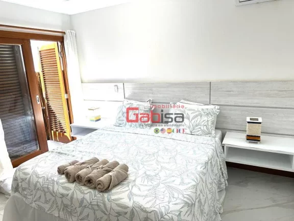 Imagem Casa com 9 dormitórios à venda, 472 m² por R$ 6.999.999 - Village da Ferradura - Armação dos Búzios/RJ