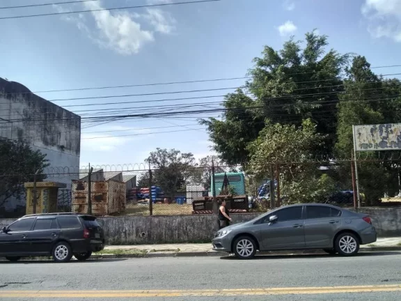 Imagem Terreno para alugar, 600 m² por R$ 9.207,88/mês - Vila Figueira - Suzano/SP