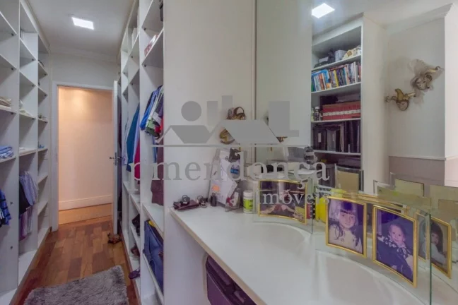 Imagem Apartamento na Vila Romana com 3 suítes e 3 vagas, 153m²