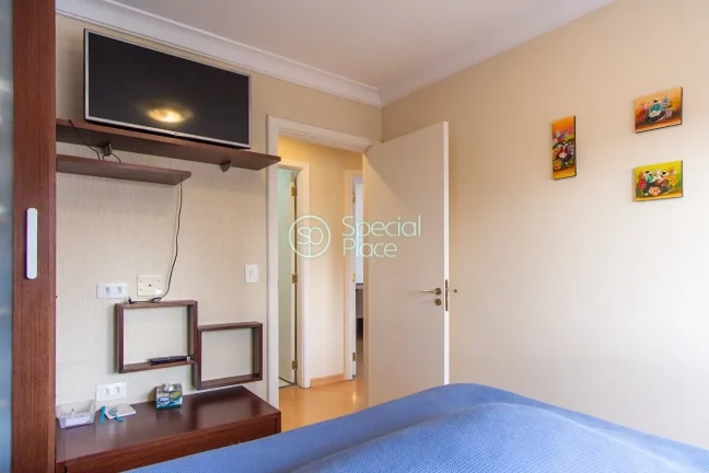 Imagem Excelente apartamento com 78m², andar alto, vista livre, 3 dormitórios, sendo uma suíte, living c...
