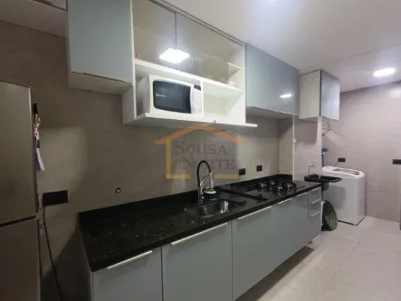 Imagem Apartamento recém-reformado com 82m², distribuído em sala ampla para 2 ambientes, 3 dormitórios,...