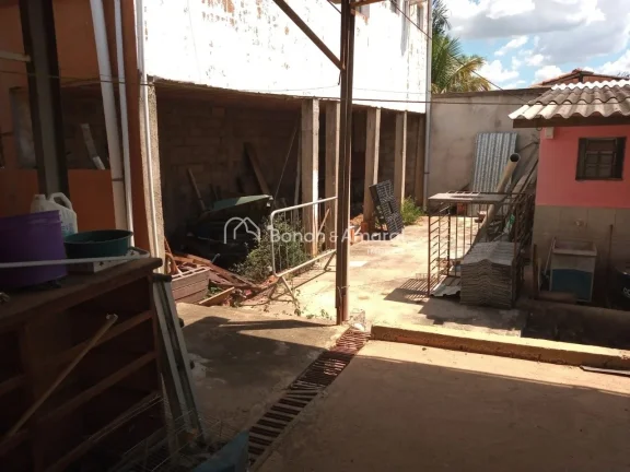 Imagem Características do Imóvel:

Área Total: 1.150 m²
Frente: 22 m
Área Construída: Aproximadamente...
