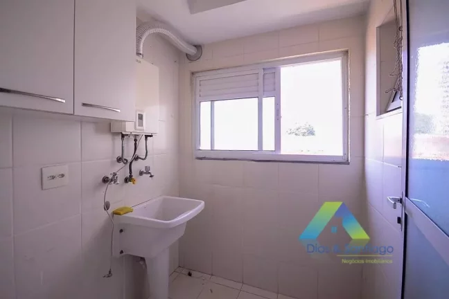 Imagem Apartamento com 3 dormitórios e 2 banheiros em Vila das Mercês/SP!