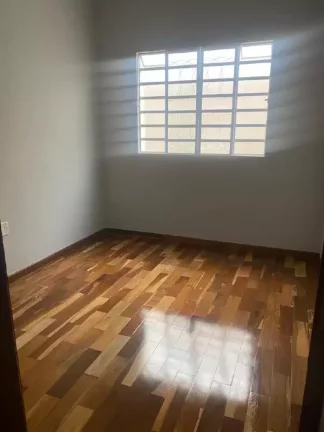 Imagem Casa à venda, 3 quartos, 1 suíte, 2 vagas, São João Batista - Belo Horizonte/MG