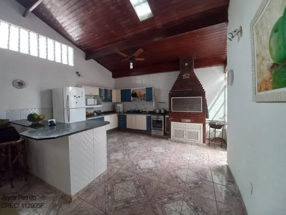 Imagem Casa com 4 Dormitórios e Piscina à Venda em Bairro Residencial de Peruíbe