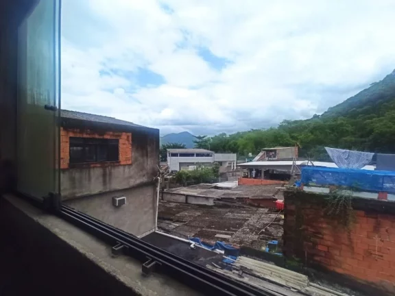 Imagem Casa Sobreposta Alta com 4 dormitórios à venda, 130 m² por R$ 250.000 - Vila Costa Muniz - Cubatão/SP