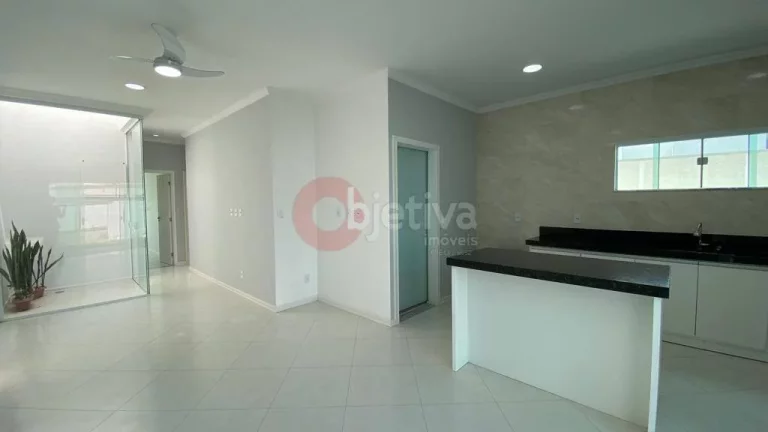 Imagem Casa térrea independente, 3 quartos, Vila do Peró - Cabo Frio - Rj