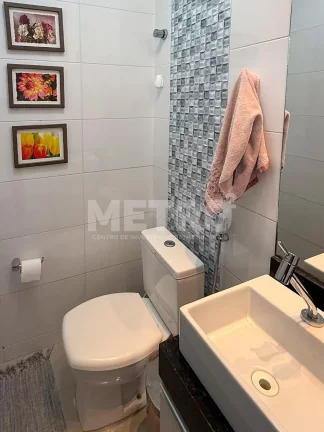 Imagem Casa à venda em condomínio, 3 suítes, Área gourmet ampla, piscina, Petrolina-PE