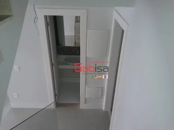 Imagem Casa com 4 dormitórios à venda, 110 m² por R$ 2.000.000,00 - Village de Búzios - Armação dos Búzios/RJ