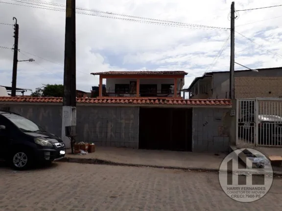 Imagem Casa de dois pavimentos, 360m, com 4 quartos, localizada em Campo Grande, Recife - Pernambuco.