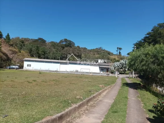 Imagem Imagine um espaço de 30.000m² onde seus sonhos de negócio e qualidade de vida se encontram. Apresentamos um imóvel excepcional em Piedade-SP,