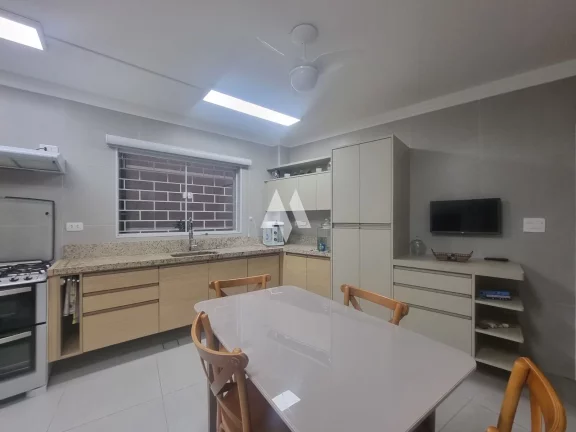 Imagem Casa á venda com 3 dormitórios e 2 suítes - Aparecida em Santos