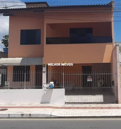 Imagem Casa Semi-Mobiliada com 03 suítes sendo 01 máster, localizado em Balneário Camboriú - SC