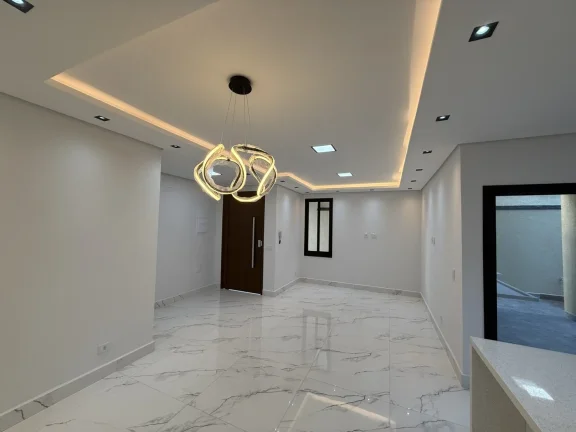 Imagem Casa à Venda com 6 Vagas e Piscina em Santana de Parnaíba