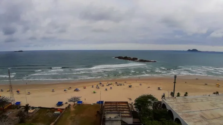 Imagem PITANGUEIRAS - DE FRENTE E COM LINDA VISTA PARA O MAR - 01 VAGA.