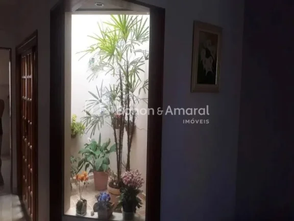 Imagem Ótima Casa à Venda no Residencial Terras do Barão em Campinas. 

Sobrado com uma qualidade de con...
