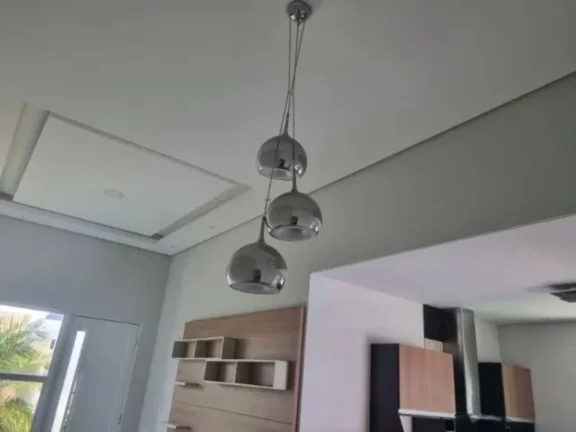 Imagem Casa de luxo em condomínio à venda em Sorocaba-SP, no Jardim Novo Horizonte: 2 quartos, 1 suíte, 2 salas, 3 banheiros, 4 vagas, 143m².