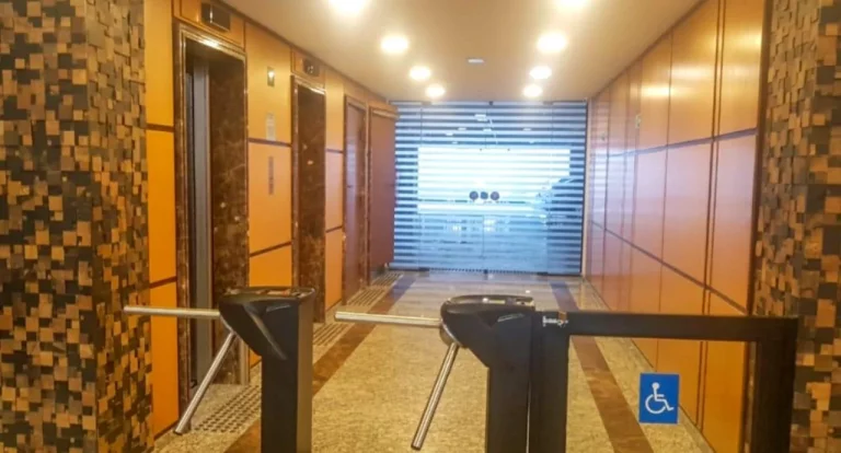 Imagem Conjunto Comercial na Bela Cintra